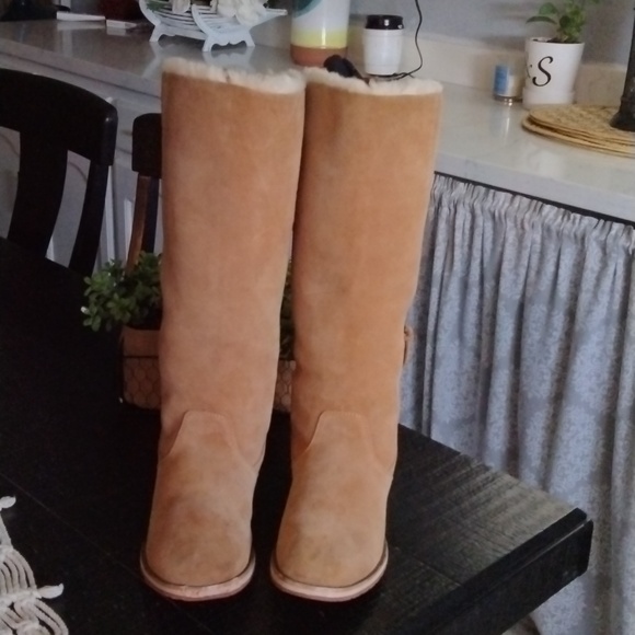 EMU SUEDE TALL BOOTS WOMEN'S - Picture 2 of 11